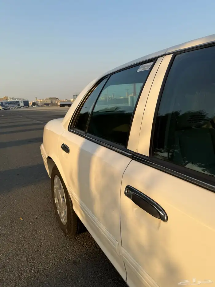 فورد كراون فكتوريا بوليسي مخزن 2011 25