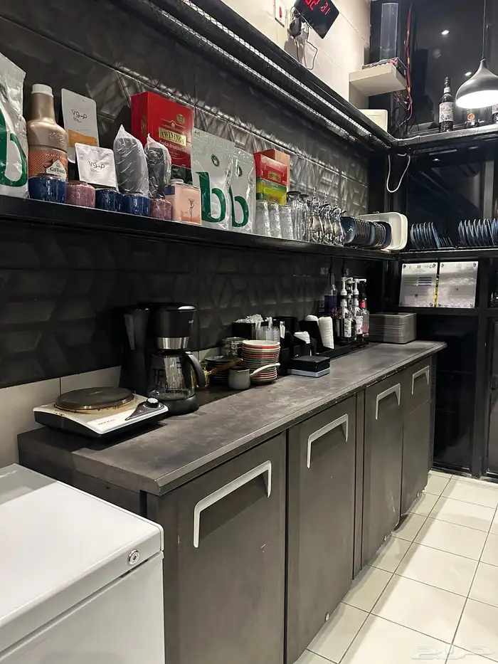 معدات مطعم ومقهى شبه جديده للبيع 15