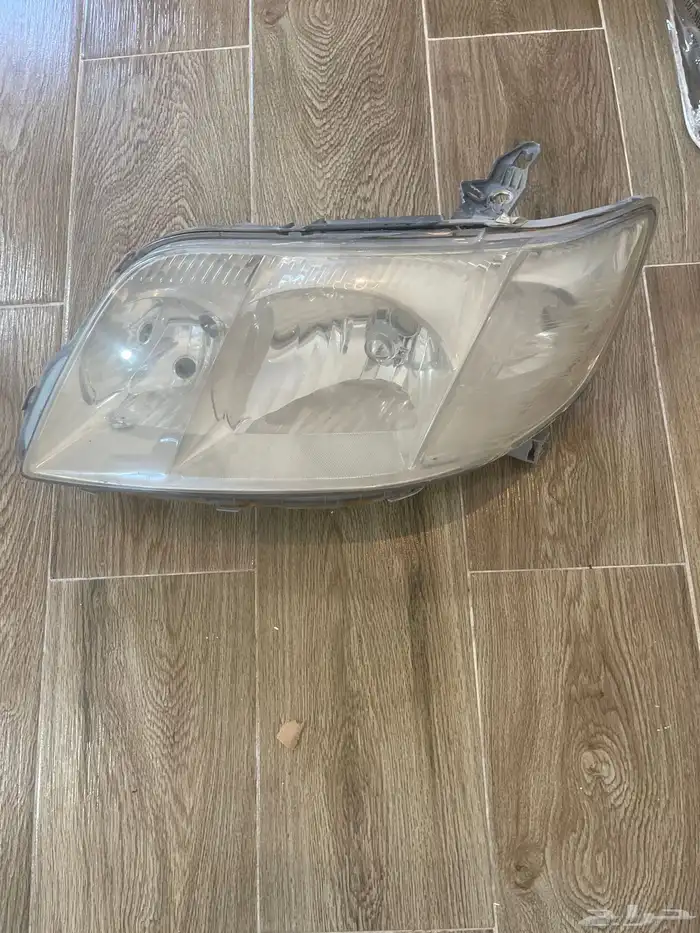 كورلا 2007 انوار قدام مستخدمين و ديكور مكيف و لمبة البريك 0