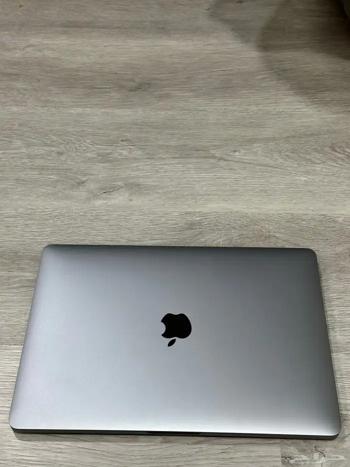 ماك بوك برو 13 مع ماجيك ماوس 1