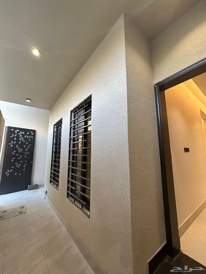 للبيع شقق ارضية و علوية حي الحسام 2