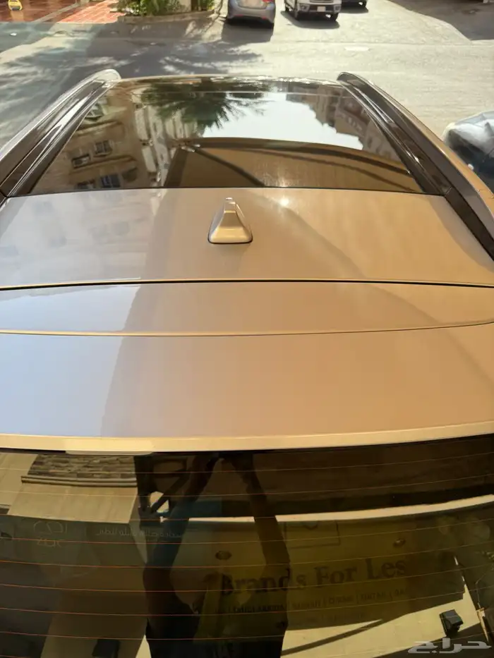 جيب سنتافي 2023فل مخمل دبل فضي بحاله الوكاله شبه جديده مخزن 16