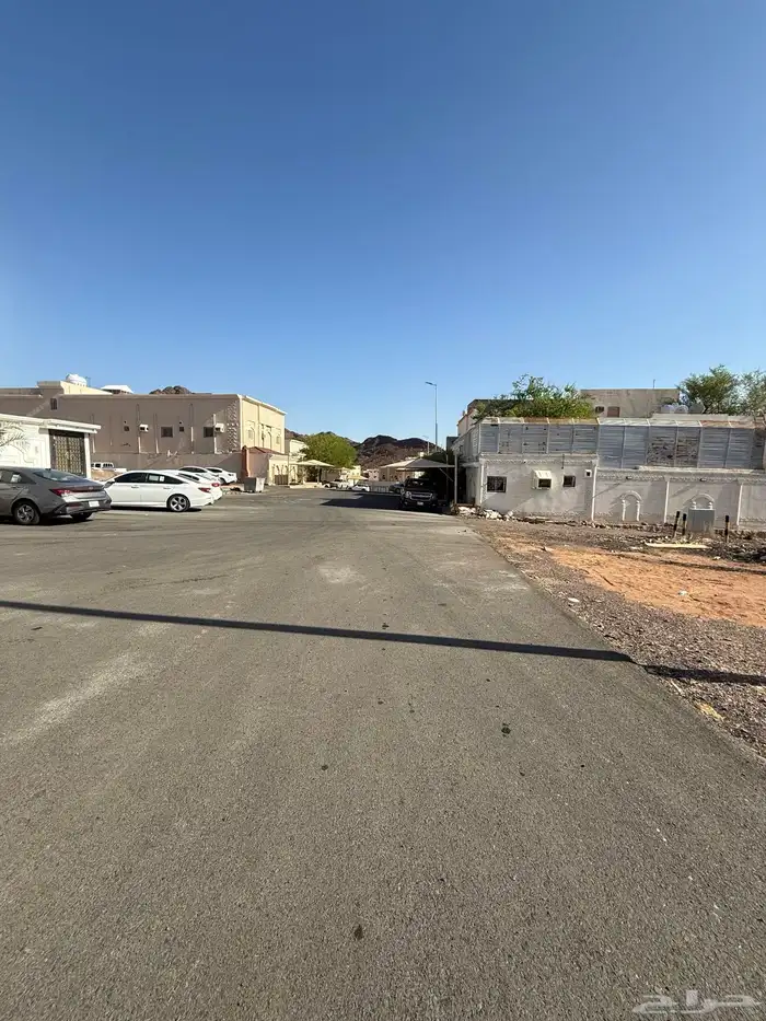 للبيع ارض في حي الربوة (الزهرة) م580 ثلاث واجهات 3