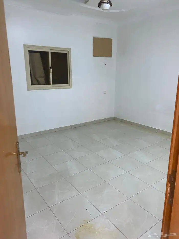 شقة للأجار دور ثاني موقعها ممتاز وقريب من الخدمات 6