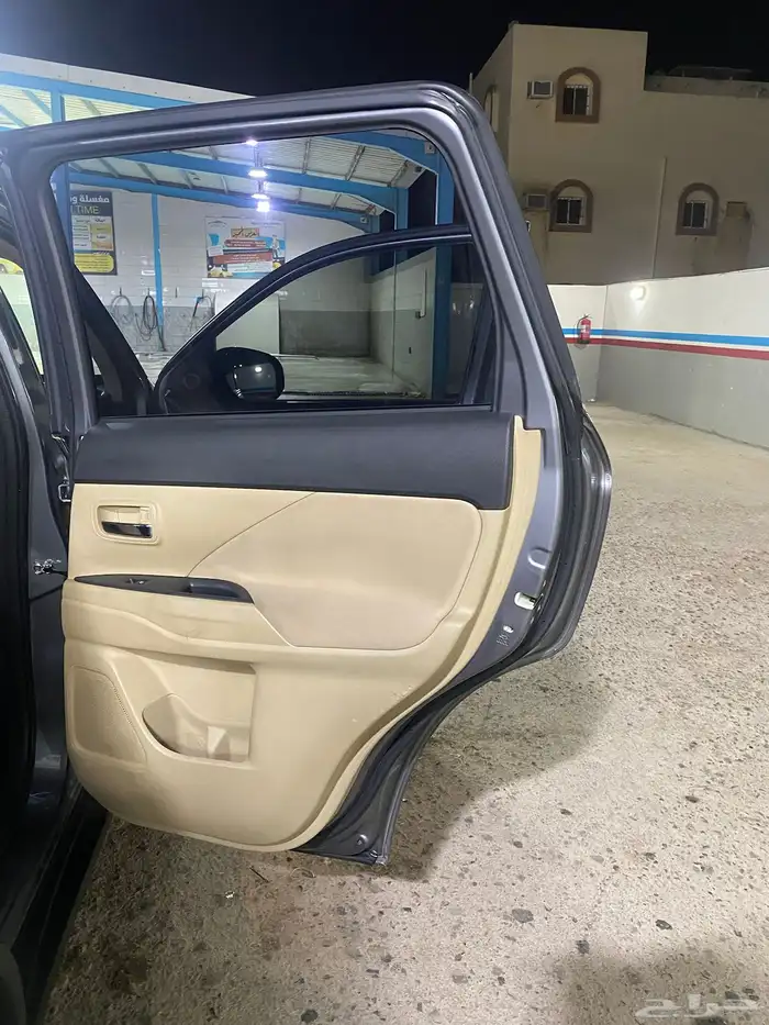 اوتلاندر عائلية 7