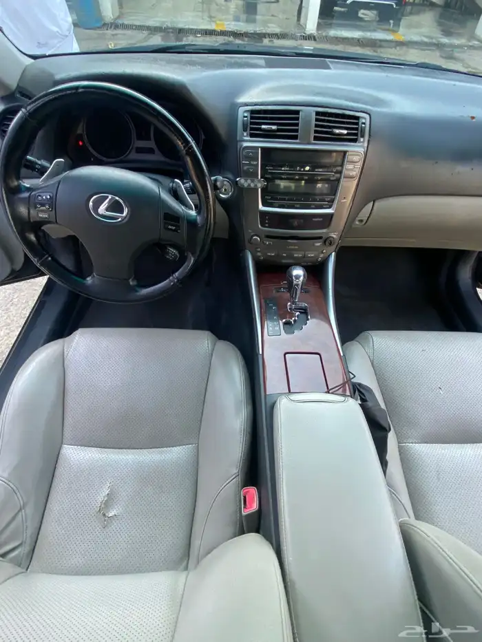 لكزس IS350 AWD فل كامل 11