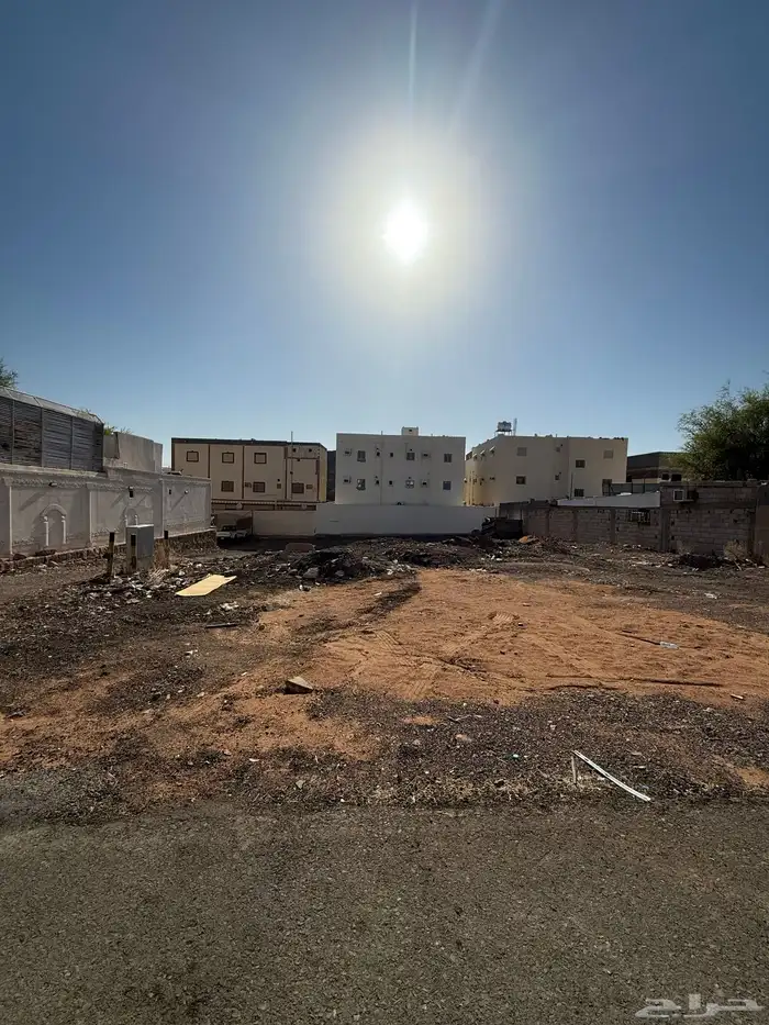 للبيع ارض في حي الربوة (الزهرة) م580 ثلاث واجهات 20