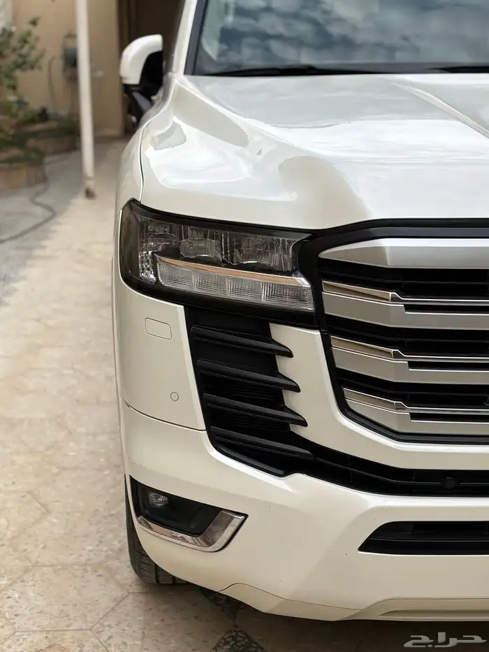 لاند كروزر 2023 GXR أعلى فئة L5 سعودي فل كامل 6