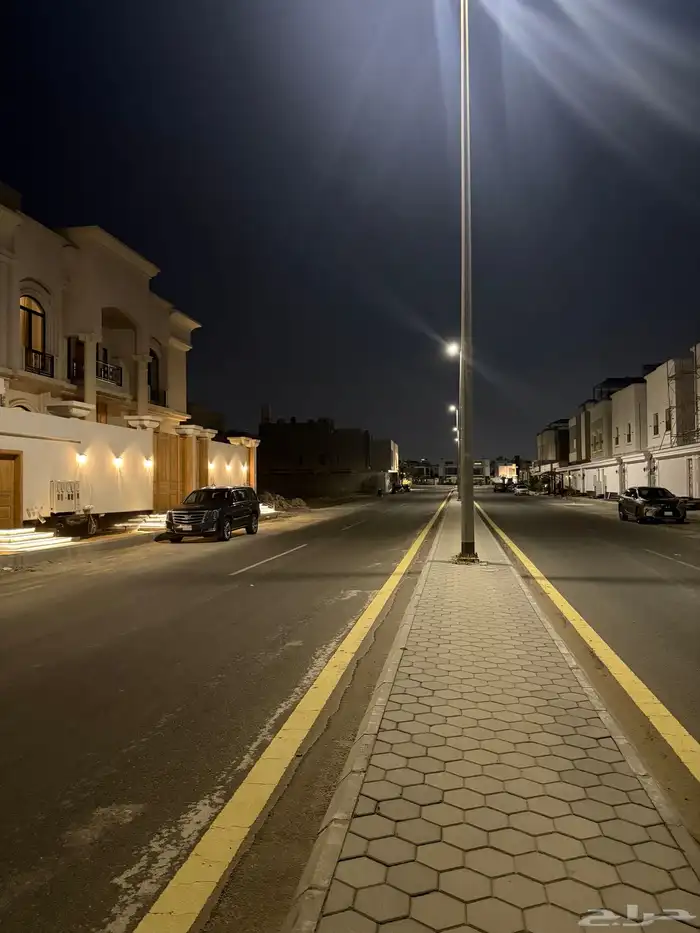 فيلا فخمة للبيع المساحة 650م شارعين حي اللؤؤ 31