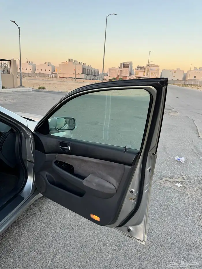 هوندا اكورد فضي 2007 للبيع 11