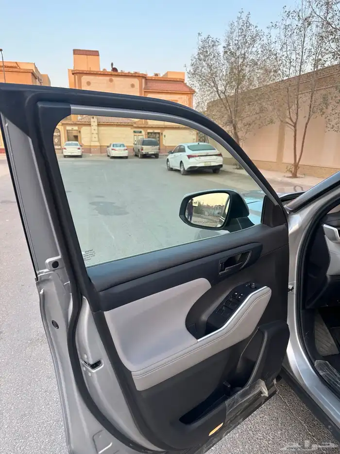 تويوتا هايلاندر 2023 سعودي ممشى قليل . 17