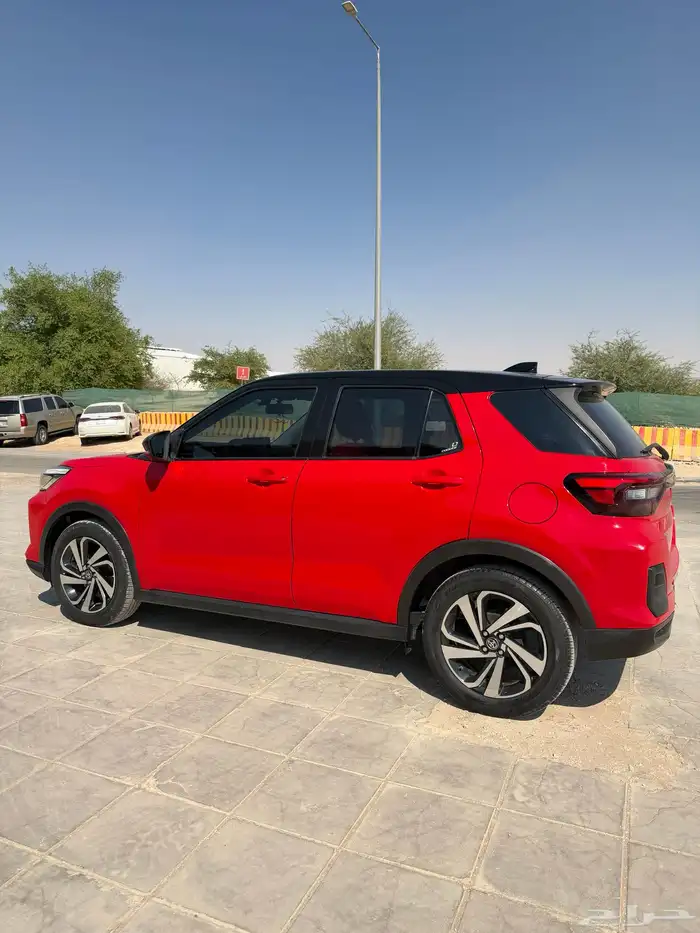 تويوتا رايز 2023فل كامل سليم بسم المالك الاول فاتوره ضريبيه 4