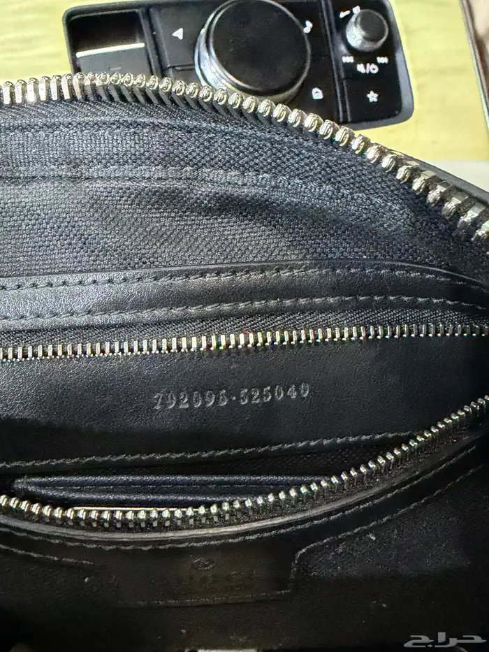 شنطة يد قوتشي اصلية كالجديدة 2