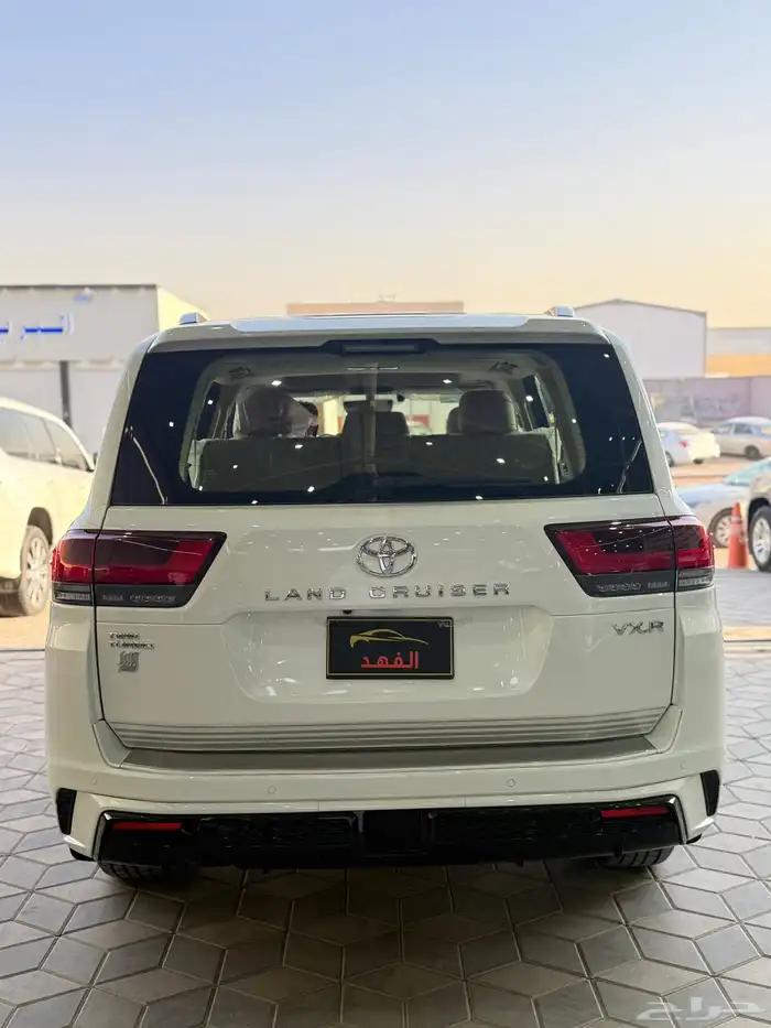 لاندكروزر - فكسار - نص فل - 2024 - بسعر 295 الف 7