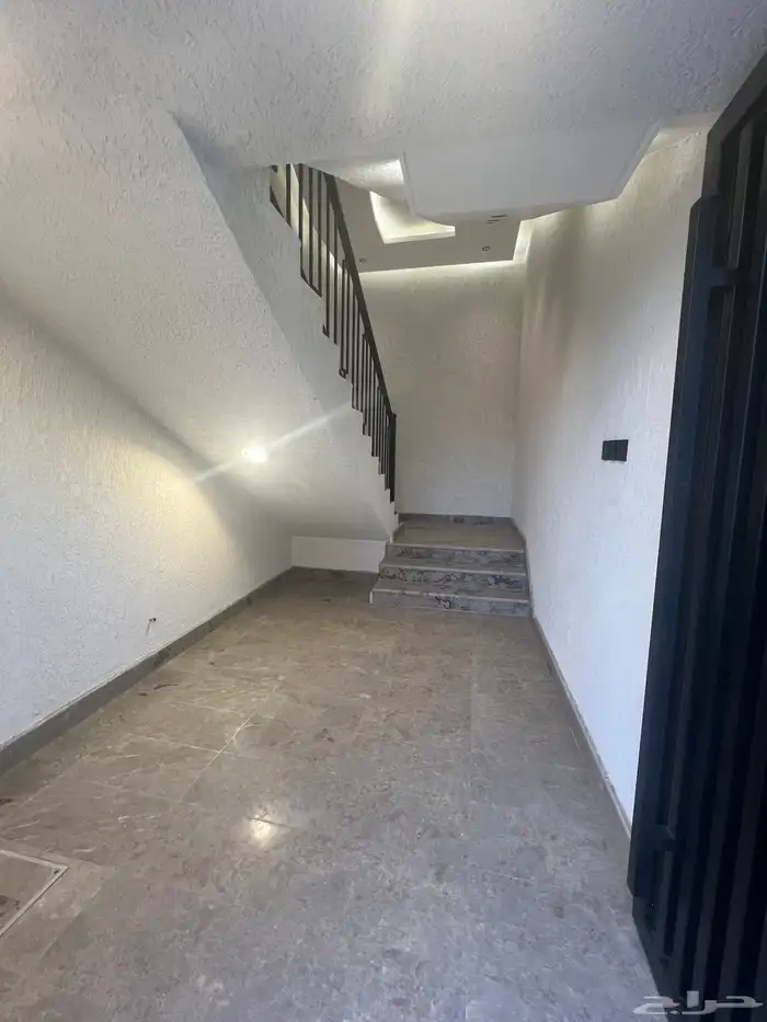 للبيع روف علوي مع ملحق موقع مميز حي شمال التضامن 2