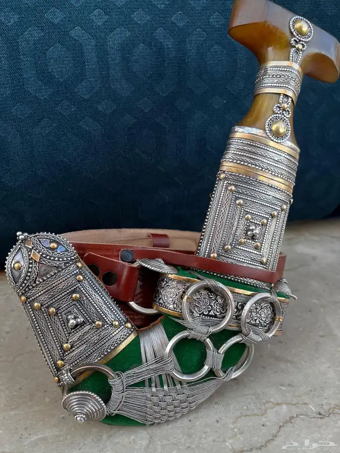 خنجر وتر شبيه الزراف 2