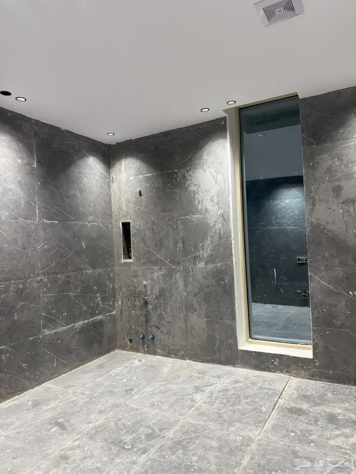 فيلا فخمة للبيع المساحة 650م شارعين حي اللؤؤ 54