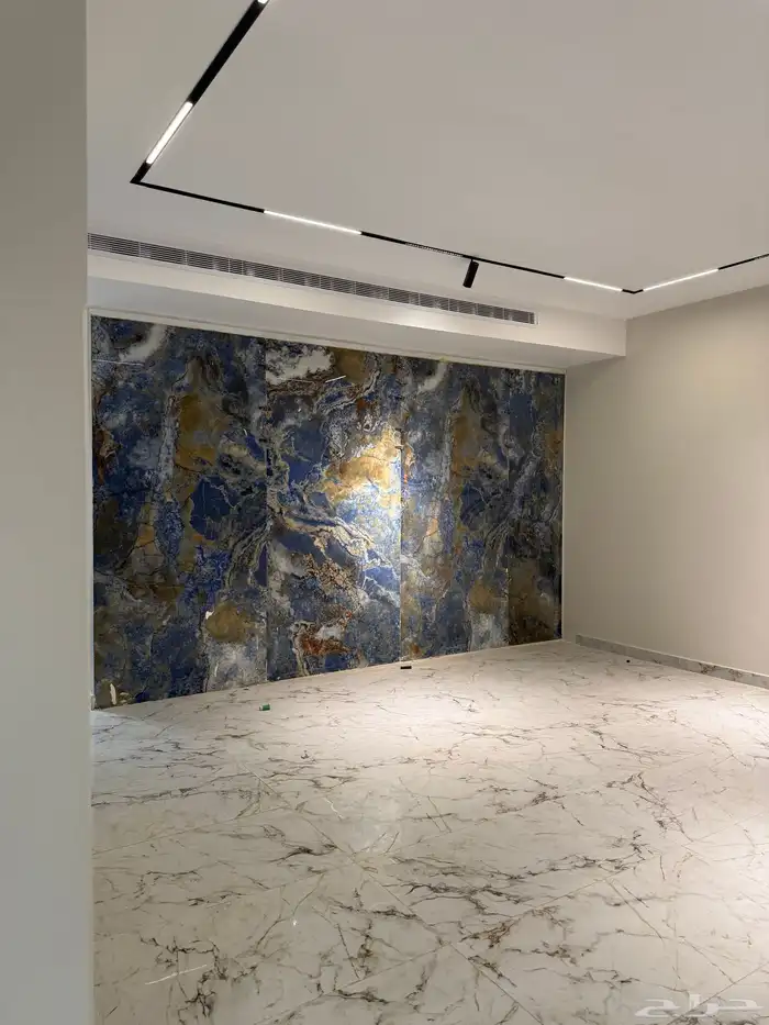 فيلا فخمة للبيع المساحة 650م شارعين حي اللؤؤ 43