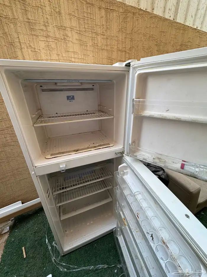 ثلاجة هيتاشي بحالة ممتازة للبيع 0