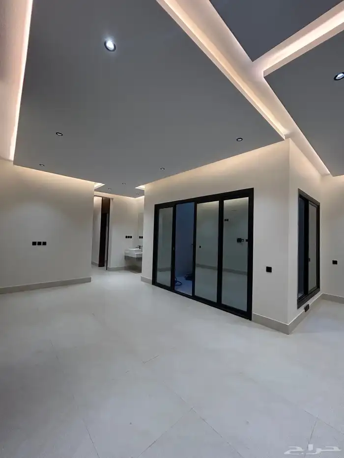 للبيع شقق ارضية و علوية حي الحسام 9