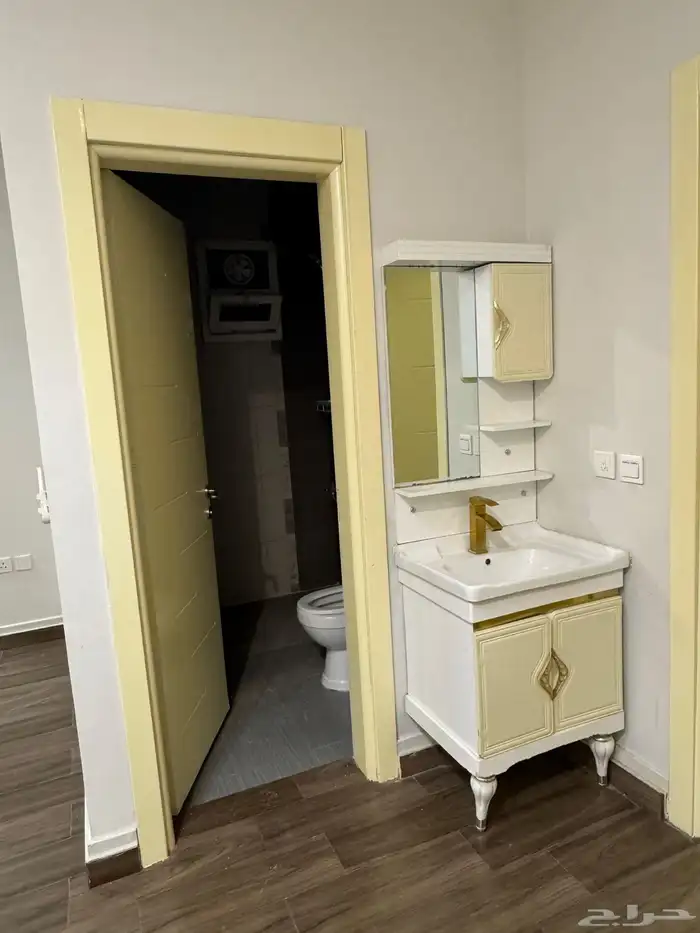 شقة للإيجار السنوي حي النرجس ( القمراء 3) 12