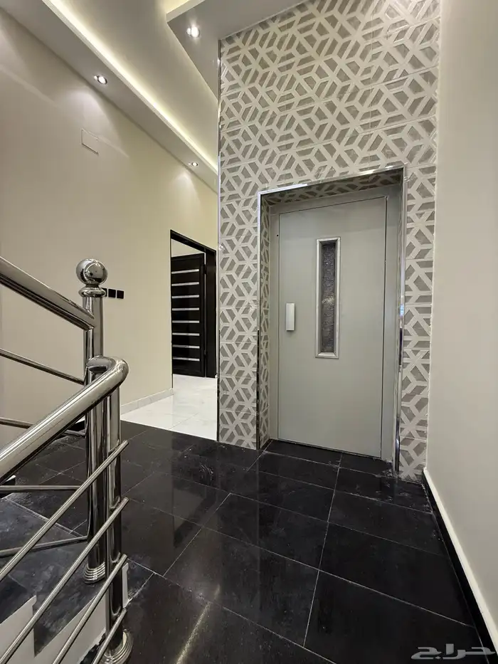 للبيع ارواف علويه وشقق ارضيه ببايكة سيارة ف شمال الخميس 22