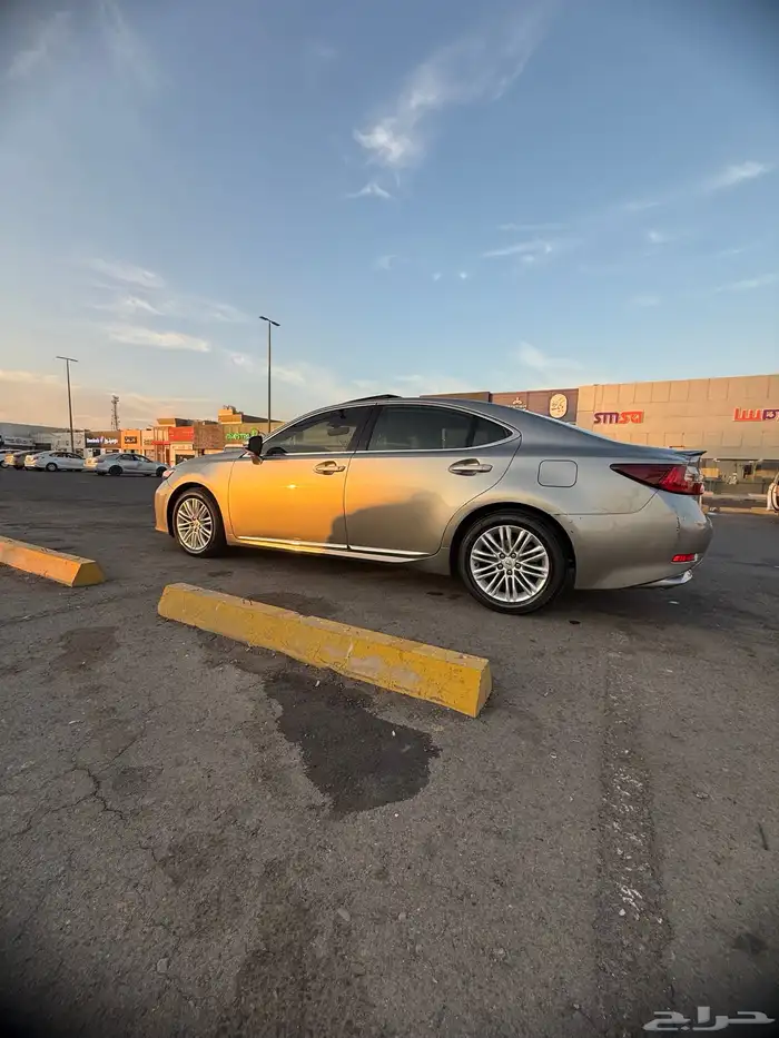 لكزس es 2017 DD للبيع 6