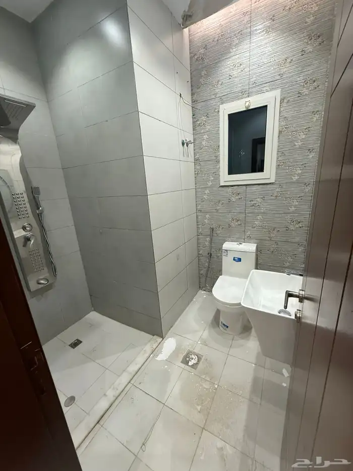 شقة للايجار بحي الصواري 15