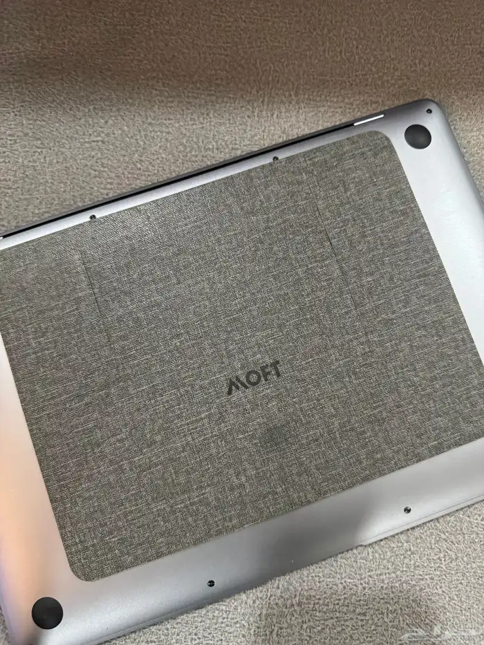 ماك بوك اير معالج M1 ورام 8 بسعر 2500 ريال فقط قابل للتفاوض 2