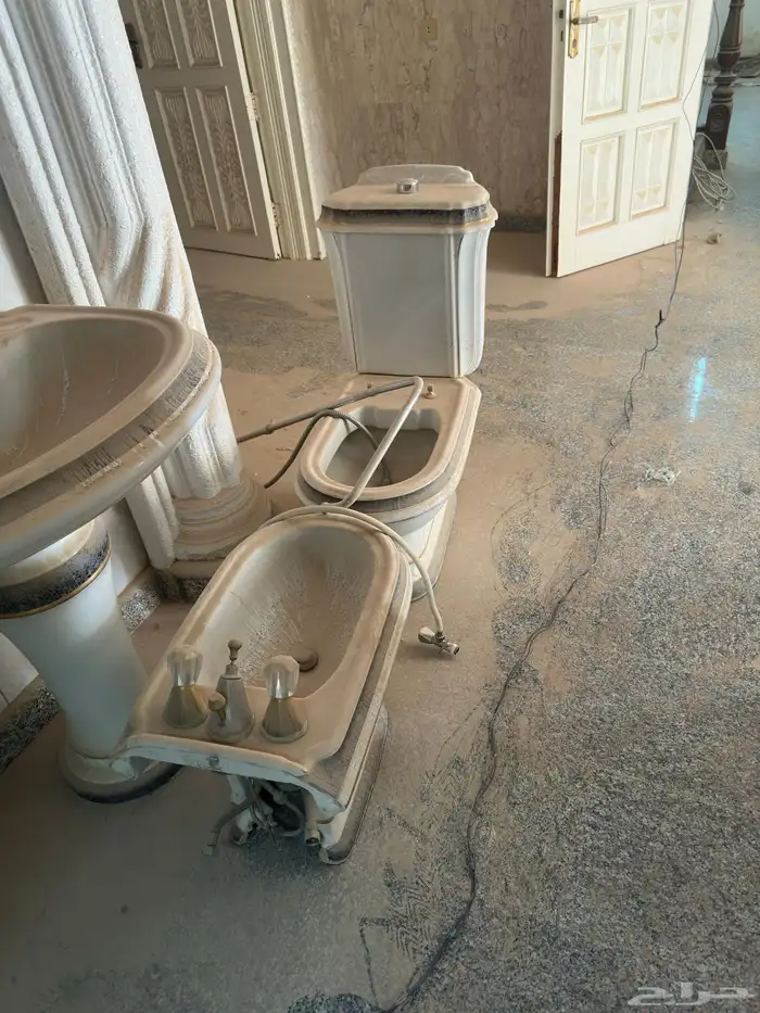 كراسي دوره مياه النوع القديم الاصلي القوي العدد 4 1