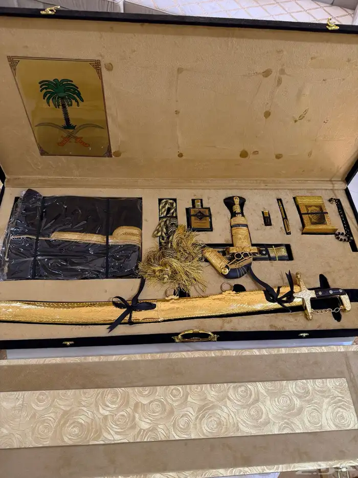 هدايا سيوف وخنجر وبشت بالسعر المناسب 4