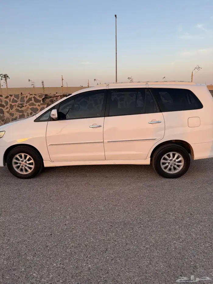 تايوتا انوفا 2015 2