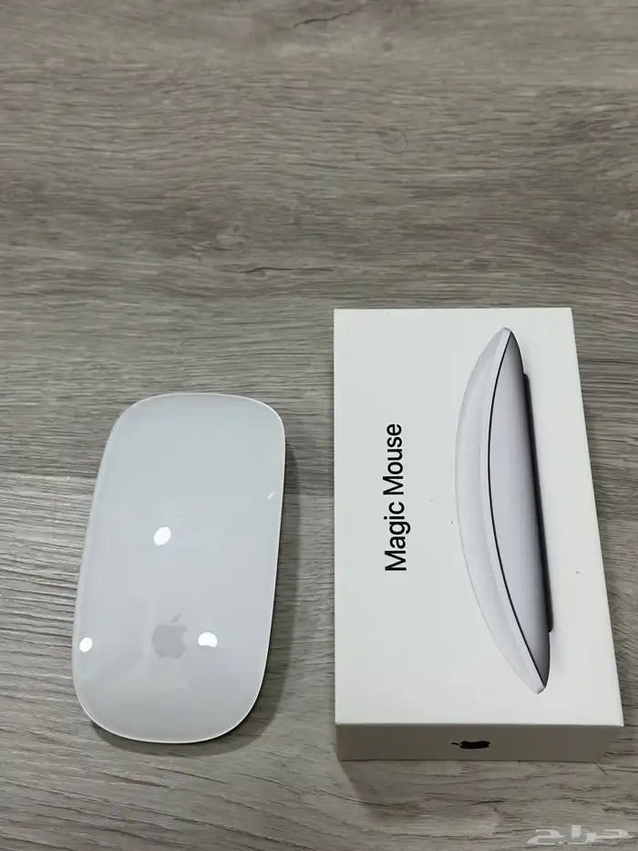 ماك بوك برو 13 مع ماجيك ماوس 4