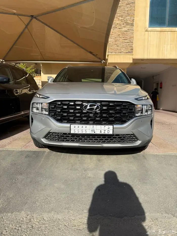 جيب سنتافي 2023فل مخمل دبل فضي بحاله الوكاله شبه جديده مخزن 6