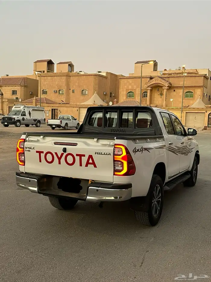 تويوتا هايلكس 2023 غمارتين دبل ديزل قير اتوماتيك . 4