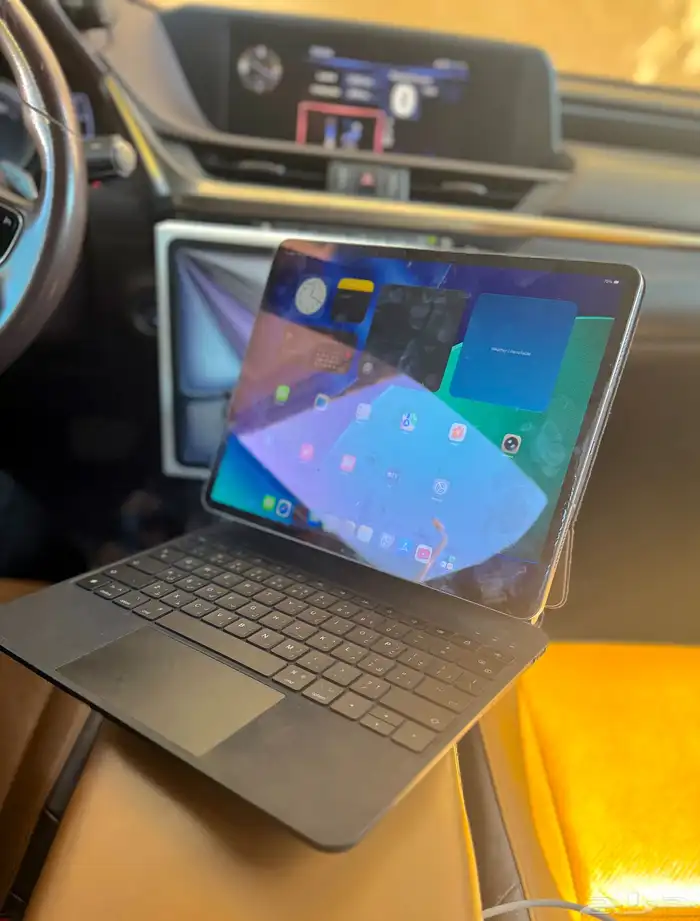 ايباد آير M2 وإيفائي شريحة 13 انش 2