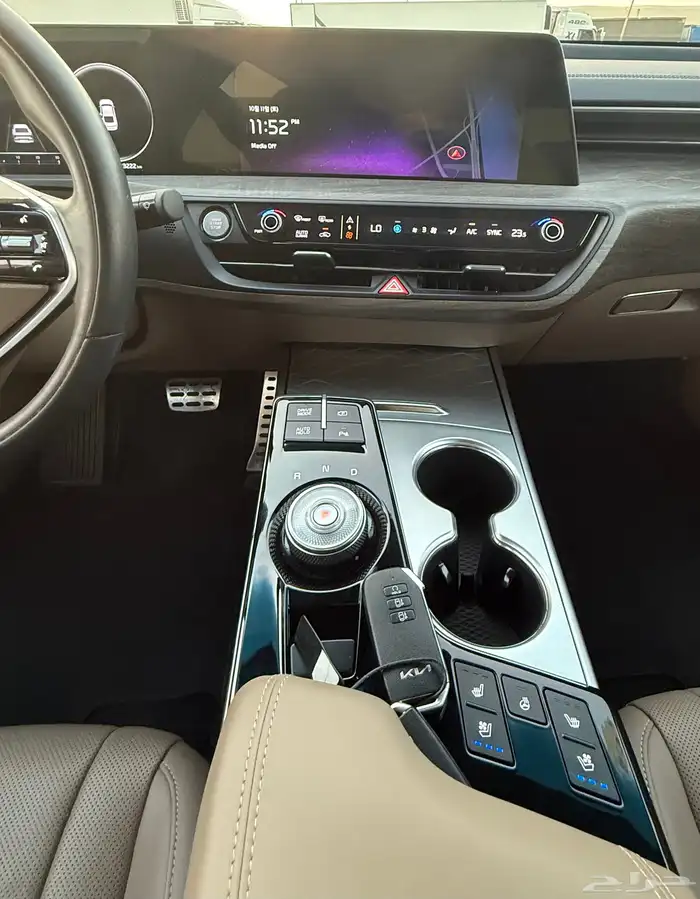 كيا K8 2022 ( بنزين ) فل كامل بدون بانوراما للبيع 16