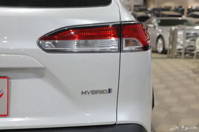 تويوتا كورلا كروس نص الفل فتحة سقف 2024 7