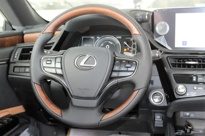 لكزس - ES300 HH هايبرد - 2025 - فل كامل - خليجي 18