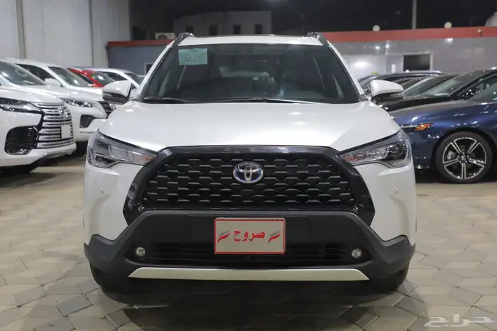 تويوتا كورلا كروس نص الفل فتحة سقف 2024 2