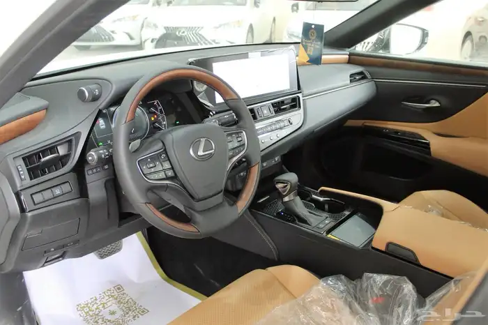 لكزس - ES300 HH هايبرد - 2025 - فل كامل - خليجي 10