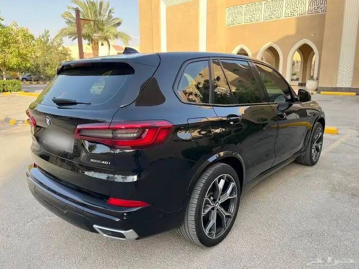 BMW 2019 X5 V6 1