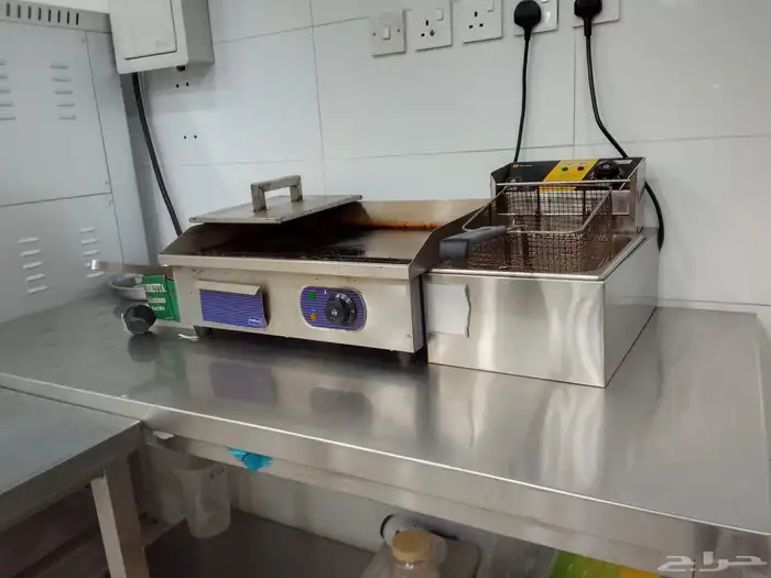 عندي محل بيتزا بقبل الأدوات كامل استخدام شهرين فقط 7