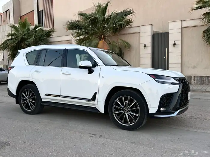 لكزس 2022 LX سعودي بحالة الوكاله 0