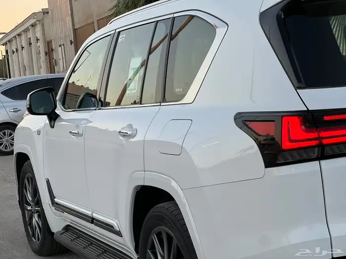 لكزس 2022 LX سعودي بحالة الوكاله 11