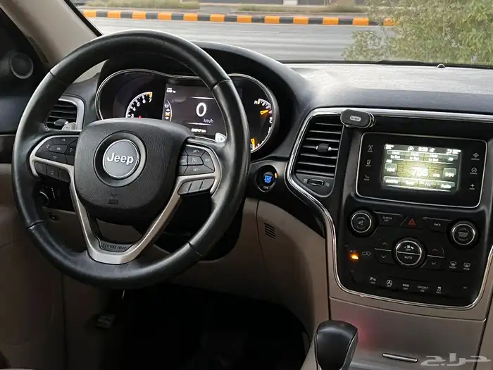 جراند شيروكي ليمتد 2017 ( V6 مالك أول ) 18