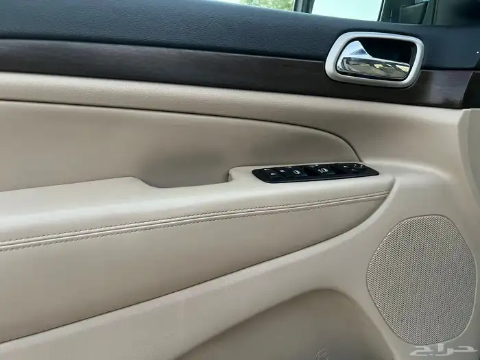 جراند شيروكي ليمتد 2017 ( V6 مالك أول ) 11