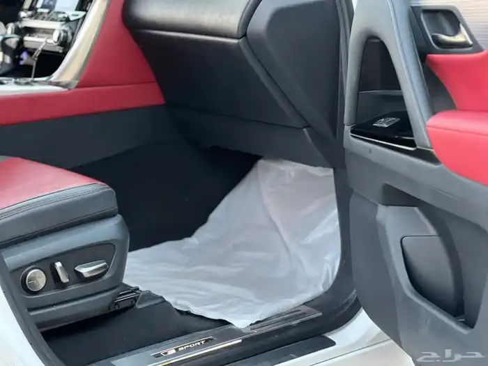 لكزس 2022 LX سعودي بحالة الوكاله 38