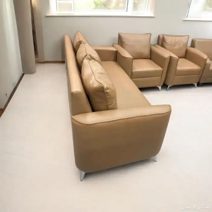 كنب مكتبي جلد فخم بتصاميم عصرية تناسب جميع المساحات 9