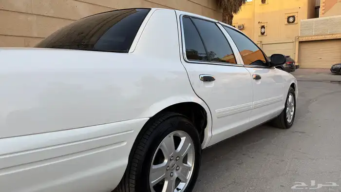 فورد عداد قليل 2011 نظيف 6